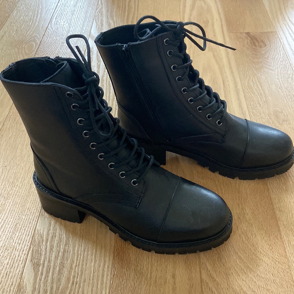 Combat boots